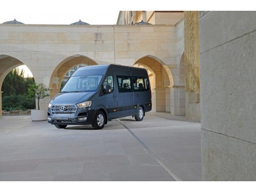 Характеристики минивэна Hyundai H350 2.5 CRDi MT (01.2015 - н.в.): фото, места, вместимость, скорость, двигатель, топливо, отзывы