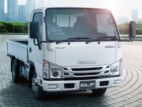 Характеристики грузового автомобиля Isuzu Elf 3.0 Double Cab Standard Cabin Standard Body Full Flat Low 2t SG (03.2021 - н.в.): фото, грузоподъемность, масса, скорость, двигатель, топливо, отзывы