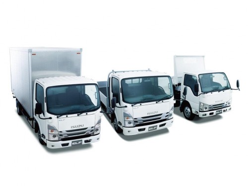 Характеристики грузового автомобиля Isuzu Elf 3.0 Double Cab Wide Cabin Long Body Full Flat Low 1.55t SG (03.2021 - н.в.): фото, грузоподъемность, масса, скорость, двигатель, топливо, отзывы