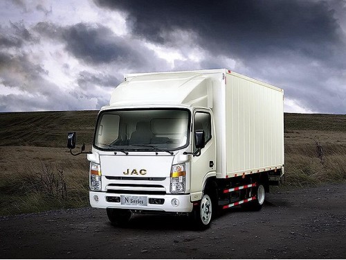Характеристики тягача JAC N80 3.8 MT Long (12.2018 - н.в.): фото, размеры, грузоподъемность, масса, скорость, двигатель, топливо, отзывы
