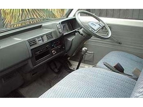 Характеристики грузового фургона Mazda Bongo 1.5 DX Full Wide Low (4 door) (02.1990 - 09.1996): фото, размеры, грузоподъемность, масса, скорость, двигатель, топливо, отзывы