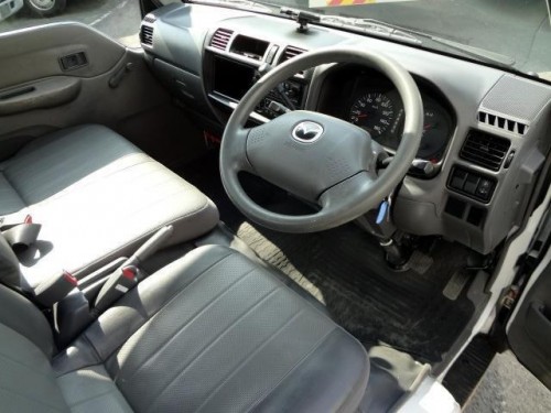 Характеристики бортового грузовика Mazda Bongo 1.8 DX 4WD (06.1999 - 09.2000): фото, грузоподъемность, масса, скорость, двигатель, топливо, отзывы