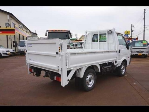 Характеристики бортового грузовика Mazda Bongo 1.8 DX (08.2002 - 07.2007): фото, грузоподъемность, масса, скорость, двигатель, топливо, отзывы