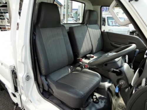 Характеристики бортового грузовика Mazda Bongo 1.8 DX (08.2002 - 07.2007): фото, грузоподъемность, масса, скорость, двигатель, топливо, отзывы