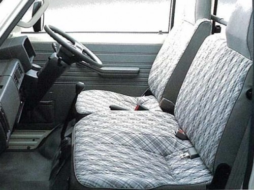 Характеристики цельнометаллического фургона Mazda Bongo Brawny 1.8 LG (08.1990 - 03.1992): фото, размеры, грузоподъемность, масса, скорость, двигатель, топливо, отзывы