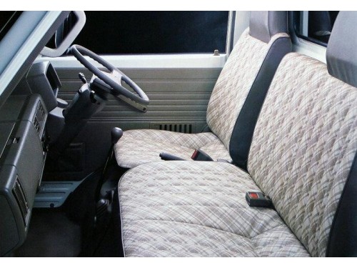 Характеристики бортового грузовика Mazda Bongo Brawny 1.8 Single Cab (09.1987 - 07.1990): фото, грузоподъемность, масса, скорость, двигатель, топливо, отзывы