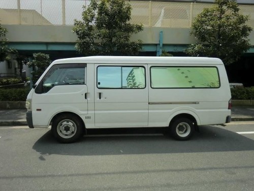 Характеристики минивэна Mazda Bongo Brawny 2.0 DX low floor (10.2008 - 07.2010): фото, места, вместимость, скорость, двигатель, топливо, отзывы