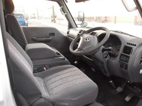 Mazda Bongo Brawny 2.0 CD low floor (10.2008 - 07.2010)