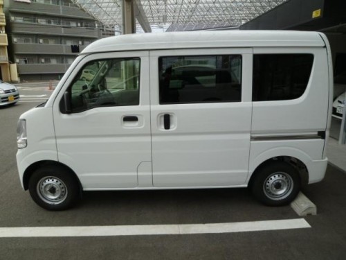 Характеристики минивэна Mazda Scrum 660 Buster High Roof 4WD (09.2021 - 03.2022): фото, места, вместимость, скорость, двигатель, топливо, отзывы