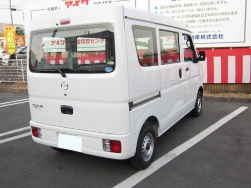 Характеристики минивэна Mazda Scrum 660 Buster High Roof 4WD (09.2021 - 03.2022): фото, места, вместимость, скорость, двигатель, топливо, отзывы