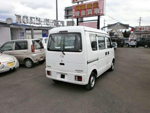 Характеристики цельнометаллического фургона Mazda Scrum 660 buster high roof 4WD (09.2005 - 06.2007): фото, размеры, грузоподъемность, масса, скорость, двигатель, топливо, отзывы