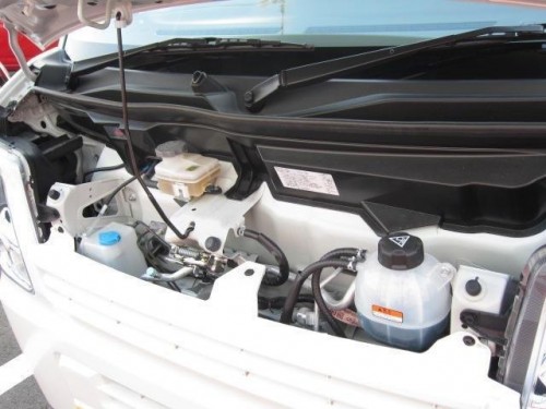 Характеристики цельнометаллического фургона Mazda Scrum 660 Buster High Roof (03.2015 - 11.2015): фото, размеры, грузоподъемность, масса, скорость, двигатель, топливо, отзывы