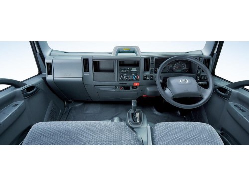 Характеристики грузового автомобиля Mazda Titan 3.0 Double Cab Standard Cabin Standard Body Full Wide Low 1.25t Deluxe (11.2014 - 07.2019): фото, грузоподъемность, масса, скорость, двигатель, топливо, отзывы