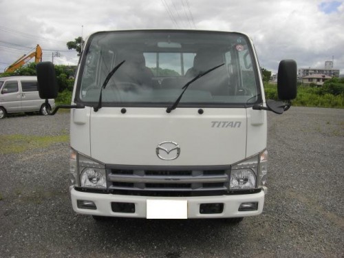 Характеристики грузового автомобиля Mazda Titan 3.0 Double Cab Standard Cabin Standard Body Full Wide Low 2t Deluxe (06.2011 - 10.2014): фото, грузоподъемность, масса, скорость, двигатель, топливо, отзывы