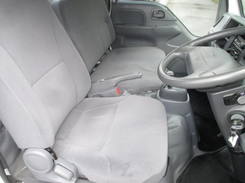 Характеристики грузового автомобиля Mazda Titan 3.0 Double Cab Standard Cabin Standard Body Wide Low 1.75t Deluxe (06.2011 - 10.2014): фото, грузоподъемность, масса, скорость, двигатель, топливо, отзывы