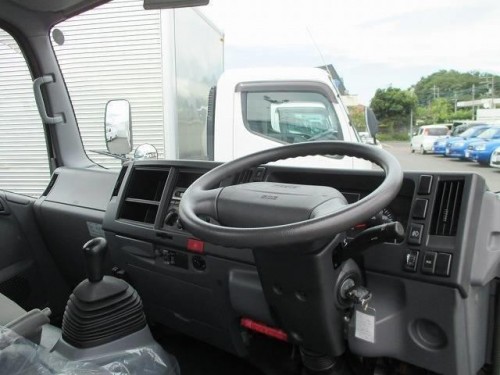 Характеристики грузового автомобиля Mazda Titan 3.0 Reinforced Dump Standard Cabin Standard Body Full Wide Low 2t Deluxe 4WD (01.2007 - 05.2011): фото, грузоподъемность, масса, скорость, двигатель, топливо, отзывы