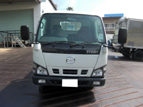 Характеристики грузового автомобиля Mazda Titan 3.1 Double Cab Standard Cabin Standard Body Full Wide Low 1.15t Standard (06.2004 - 12.2006): фото, грузоподъемность, масса, скорость, двигатель, топливо, отзывы