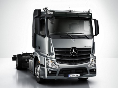 Характеристики тягача Mercedes-Benz Actros 4x2 7.7 Powershift-8 4x2 Actros 1827 L nR Air 4900 (07.2011 - н.в.): фото, размеры, грузоподъемность, масса, скорость, двигатель, топливо, отзывы