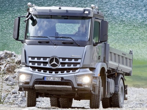 Характеристики бортового грузовика Mercedes-Benz Arocs 4x2 7.7 MT 4x2 Arocs 1833 LK Air 4500 (01.2013 - н.в.): фото, грузоподъемность, масса, скорость, двигатель, топливо, отзывы