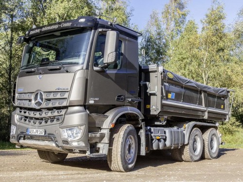 Характеристики бортового грузовика Mercedes-Benz Arocs 6x4 10.7 MT 6x4 Arocs 2633 LK Air 3900 (01.2013 - н.в.): фото, грузоподъемность, масса, скорость, двигатель, топливо, отзывы