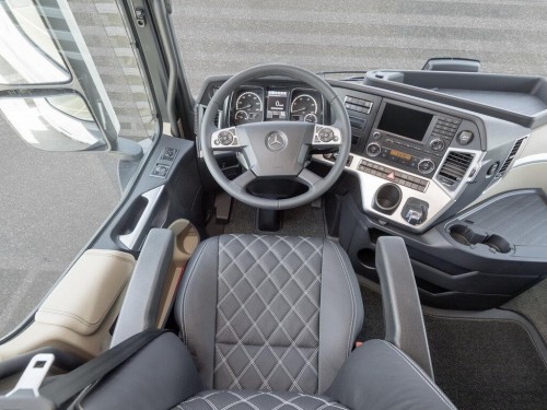 Характеристики седельного тягача Mercedes-Benz Actros 4x2 7.7 Powershift-8 4x2 Actros 1827 LS Air 3550 (07.2011 - н.в.): фото, размеры, грузоподъемность, масса, скорость, двигатель, топливо, отзывы