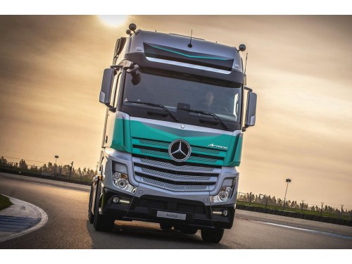 Характеристики седельного тягача Mercedes-Benz Actros 6x2 10.7 Powershift-12 6x2 Actros 2533 LS Air 3250 (07.2011 - н.в.): фото, размеры, грузоподъемность, масса, скорость, двигатель, топливо, отзывы