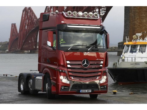 Характеристики седельного тягача Mercedes-Benz Actros 6x2 10.7 Powershift-12 6x2 Actros 2643 LSDNA Air 3250 (07.2011 - н.в.): фото, размеры, грузоподъемность, масса, скорость, двигатель, топливо, отзывы