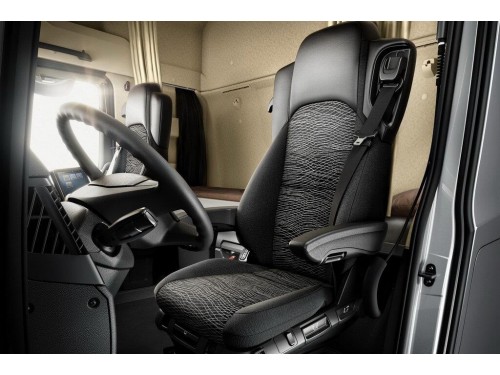 Характеристики седельного тягача Mercedes-Benz Actros 6x2 10.7 Powershift-12 6x2 Actros 2643 LSDNA Air 3250 (07.2011 - н.в.): фото, размеры, грузоподъемность, масса, скорость, двигатель, топливо, отзывы