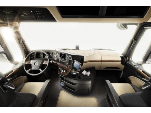 Характеристики седельного тягача Mercedes-Benz Actros 6x2 10.7 Powershift-12 6x2 Actros 2633 LSDNA Air 3550 (07.2011 - н.в.): фото, размеры, грузоподъемность, масса, скорость, двигатель, топливо, отзывы