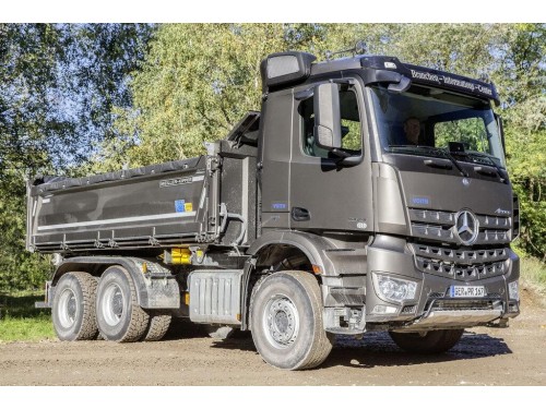 Характеристики бортового грузовика Mercedes-Benz Arocs 6x4 10.7 MT 6x4 Arocs 2633 LK Air 3300 (01.2013 - н.в.): фото, грузоподъемность, масса, скорость, двигатель, топливо, отзывы