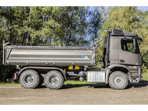 Характеристики бортового грузовика Mercedes-Benz Arocs 6x4 10.7 MT 6x4 Arocs 2633 LK Air 3300 (01.2013 - н.в.): фото, грузоподъемность, масса, скорость, двигатель, топливо, отзывы