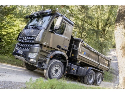 Характеристики бортового грузовика Mercedes-Benz Arocs 6x4 10.7 MT 6x4 Arocs 2633 LK Air 3600 (01.2013 - н.в.): фото, грузоподъемность, масса, скорость, двигатель, топливо, отзывы