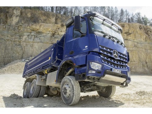 Характеристики бортового грузовика Mercedes-Benz Arocs 6x6 10.7 MT 6x6 Arocs 3333 AK Leaf 3600 (01.2013 - н.в.): фото, грузоподъемность, масса, скорость, двигатель, топливо, отзывы