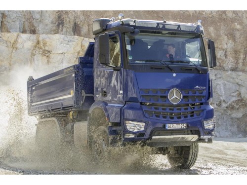 Характеристики бортового грузовика Mercedes-Benz Arocs 6x6 10.7 MT 6x6 Arocs 3333 AK Leaf 3600 (01.2013 - н.в.): фото, грузоподъемность, масса, скорость, двигатель, топливо, отзывы