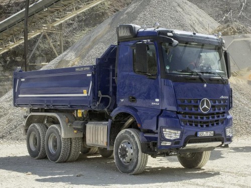 Характеристики бортового грузовика Mercedes-Benz Arocs 6x6 10.7 MT 6x6 Arocs 3333 AK Leaf 4200 (01.2013 - н.в.): фото, грузоподъемность, масса, скорость, двигатель, топливо, отзывы