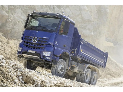 Характеристики бортового грузовика Mercedes-Benz Arocs 6x6 10.7 MT 6x6 Arocs 3333 AK Leaf 4500 (01.2013 - н.в.): фото, грузоподъемность, масса, скорость, двигатель, топливо, отзывы