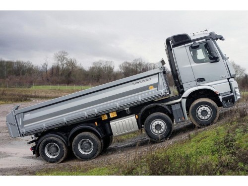Характеристики бортового грузовика Mercedes-Benz Arocs 8x4 10.7 MT 8x4/4 Arocs 4136 K Leaf 4850 (01.2013 - н.в.): фото, грузоподъемность, масса, скорость, двигатель, топливо, отзывы