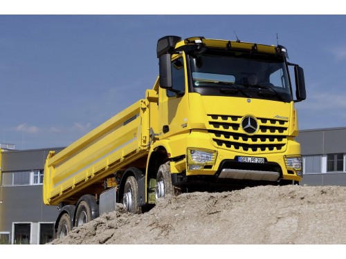 Характеристики бортового грузовика Mercedes-Benz Arocs 8x4 10.7 MT 8x4/4 Arocs 4136 K Leaf 5450 (01.2013 - н.в.): фото, грузоподъемность, масса, скорость, двигатель, топливо, отзывы