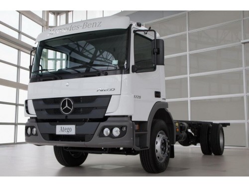 Характеристики тягача Mercedes-Benz Atego 5.1 AT 4x2 Atego 1518 L 4760 15t. (06.2013 - н.в.): фото, размеры, грузоподъемность, масса, скорость, двигатель, топливо, отзывы