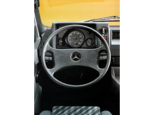 Характеристики автобуса Mercedes-Benz MB100 2.0D MT L2H1 (06.1991 - 02.1996): фото, места, схема, вместимость, скорость, двигатель, топливо, масса, отзывы