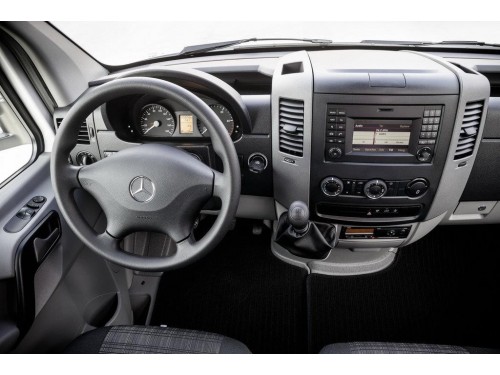 Характеристики грузового автомобиля Mercedes-Benz Sprinter 210 CDI RWD AT L1 3т. (03.2013 - 01.2018): фото, грузоподъемность, масса, скорость, двигатель, топливо, отзывы