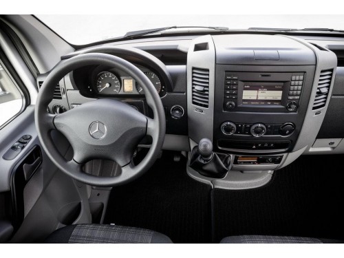 Характеристики грузового автомобиля Mercedes-Benz Sprinter 210 BlueTEC RWD MT L1 DoubleCab 3т. (03.2013 - 01.2018): фото, грузоподъемность, масса, скорость, двигатель, топливо, отзывы