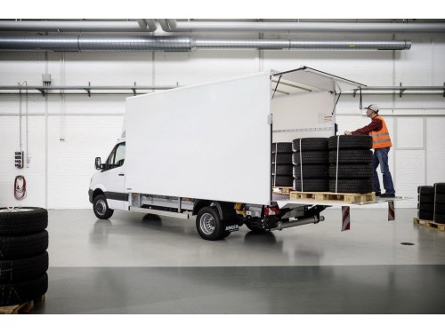 Характеристики грузового автомобиля Mercedes-Benz Sprinter 310 CDI RWD MT L3 3.5т. (03.2013 - 01.2018): фото, грузоподъемность, масса, скорость, двигатель, топливо, отзывы