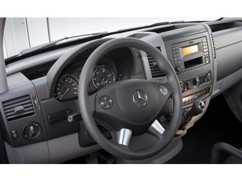 Характеристики грузового автомобиля Mercedes-Benz Sprinter 310 CDI RWD MT L3 3.5т. (03.2013 - 01.2018): фото, грузоподъемность, масса, скорость, двигатель, топливо, отзывы