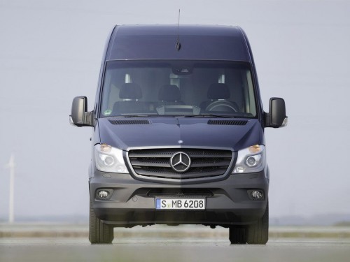 Характеристики грузового фургона Mercedes-Benz Sprinter 210 BlueTEC RWD AT L1H1 3т. (03.2013 - 01.2018): фото, размеры, грузоподъемность, масса, скорость, двигатель, топливо, отзывы