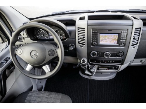 Характеристики грузового фургона Mercedes-Benz Sprinter 210 BlueTEC RWD AT L1H2 3т. (03.2013 - 01.2018): фото, размеры, грузоподъемность, масса, скорость, двигатель, топливо, отзывы