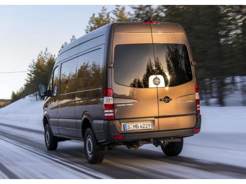 Характеристики грузового фургона Mercedes-Benz Sprinter 313 BlueTEC RWD AT L2H1 3.19т. (03.2013 - 01.2018): фото, размеры, грузоподъемность, масса, скорость, двигатель, топливо, отзывы