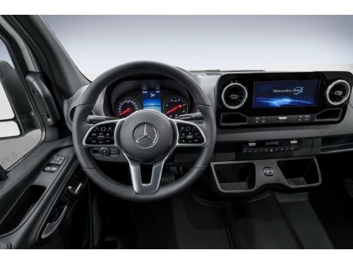Характеристики грузового фургона Mercedes-Benz Sprinter 211 CDI FWD AT L2H2 3т. (02.2018 - н.в.): фото, размеры, грузоподъемность, масса, скорость, двигатель, топливо, отзывы