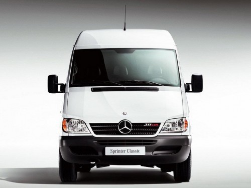 Характеристики грузового фургона Mercedes-Benz Sprinter Classic 311 CDI RWD MT L1 Advanced 3.5т. (07.2013 - 07.2018): фото, размеры, грузоподъемность, масса, скорость, двигатель, топливо, отзывы