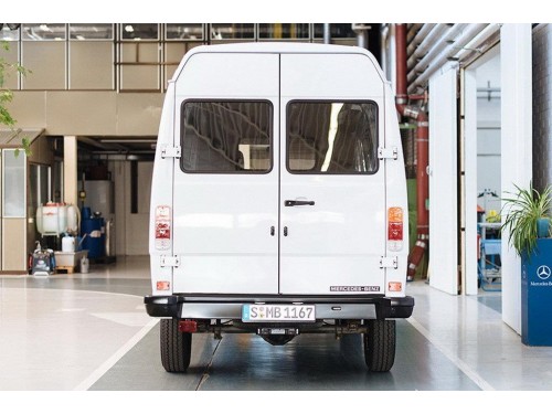 Характеристики грузового фургона Mercedes-Benz T1 210 MT L3H1 2.8т. (05.1989 - 06.1995): фото, размеры, грузоподъемность, масса, скорость, двигатель, топливо, отзывы